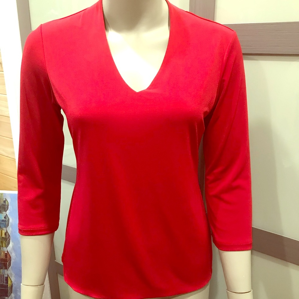 Red classic top wrinkle resist